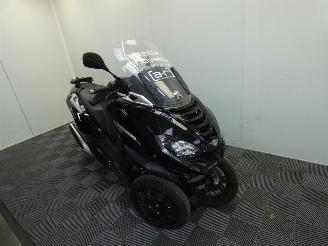 Vaurioauto  scooters Peugeot  400 METROPOLIS 2022/2