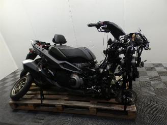 dommages Kymco  CV3