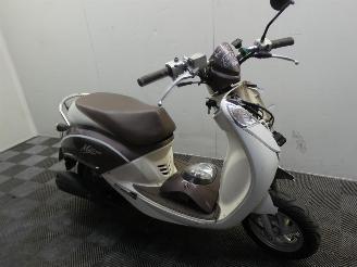 Vaurioauto  scooters Sym  MIO 100 2011/4