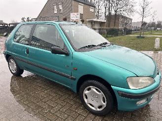 Vrakbiler auto Peugeot 106 XR 1.1 NIEUWSTAAT!!!! VASTE PRIJS! 1350 EURO 1996/1