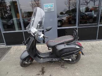 Vaurioauto  scooters Piaggio  VESPA SPRINT 2015/1