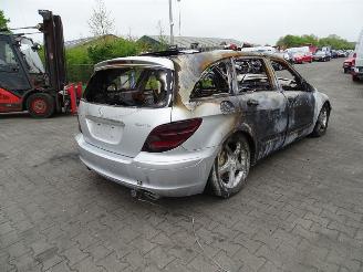 skadebil bromfiets Mercedes R-klasse 350 4-matic 2006/5