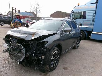 damaged Nissan X-Trail 1.6 Tekna