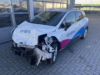 damaged passenger cars Renault Clio Estate 1.5 dCi Limited 2019/1