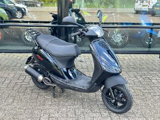 Vaurioauto  scooters Piaggio  Zip 50 4T 2013/10