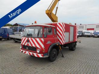 voitures camions /poids lourds Ford  bedford hoogwerker 1970