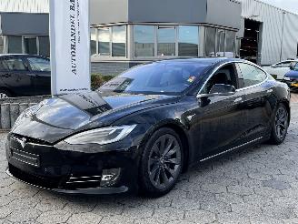 skadebil auto Tesla Model S 75D 4WD AUTOMAAT OPRUIMPRIJS!! 2019/4