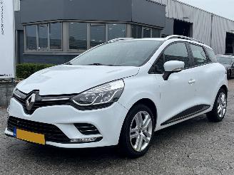 Vaurioauto  passenger cars Renault Clio Estate 0.9 TCe Zen 2018/7