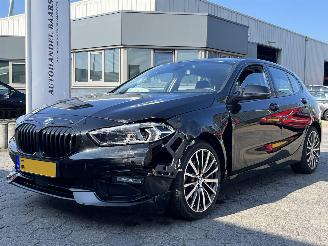 krockskadad bil bedrijf BMW 1-serie 118i Introduction Edition AUTOMAAT 2022/12
