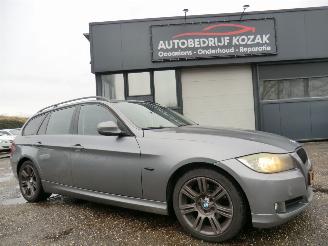 damaged BMW 3-serie Touring 320xd 4x4 Business Line AIRCO