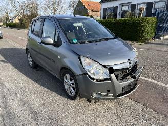 damaged Opel Agila 1.0-12V