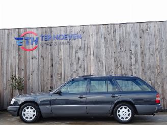 krockskadad bil bedrijf Mercedes E-klasse E300 TDT Turbodiesel Automaat Schuifdak 105KW 1994/1