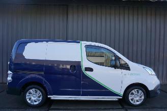 Vaurioauto  commercial vehicles Nissan E-NV200 40kWh 80kW Automaat Business Navigatie 2019/6