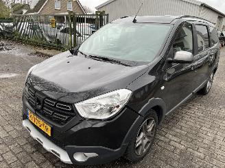 damaged Dacia Lodgy 1.3 TCe Stepway  7 persoons