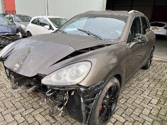 damaged Porsche Cayenne 3.6 V6