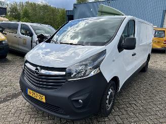 Vaurioauto  commercial vehicles Opel Vivaro 1.6 CDTI  Biturbo Edition  L2H1  ( motorschade ) 2019/4