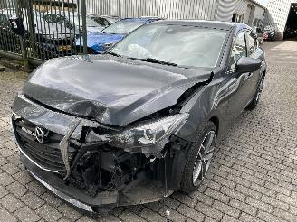 damaged Mazda 3 2.0 TS+  Automaat   5 Drs
