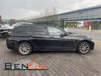 krockskadad bil bedrijf BMW 3-serie  2014/3