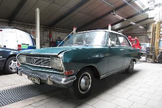 krockskadad bil camper Opel Rekord SEDAN UITVOERING, BENZINE 1966/6