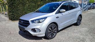 schade Ford Kuga ST line  4x4  Automaat