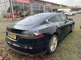 schade Tesla Model S 70 BASE