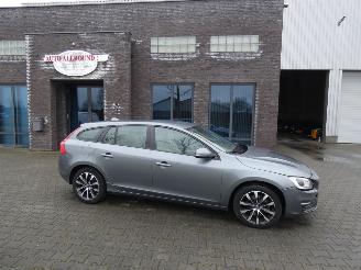 dommages Volvo V-60 1.5 T2 POLAR+ DYN. AUTOMAAT