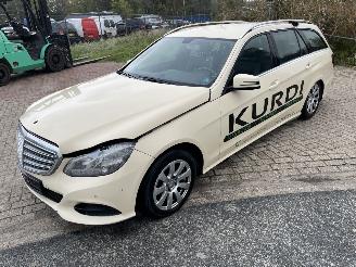krockskadad bil auto Mercedes E-klasse (S212) Combi E-200 CDI 16V BlueEfficiency,BlueTEC (OM651.925) 2016/6