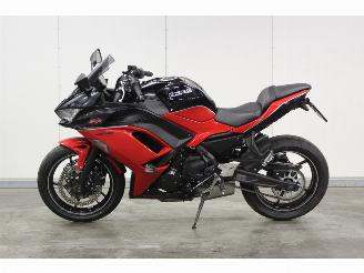 Vaurioauto  motor cycles Kawasaki Ninja 650 2024 1.000 km lichte schade 2024