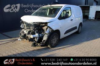 Vaurioauto  passenger cars Peugeot Partner Partner (EF/EU), Van, 2018 1.5 BlueHDi 100 2021/1