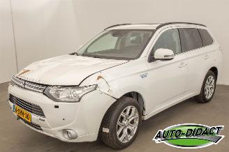dommages Mitsubishi Outlander 2.0 PHEV Instyle + Automaat