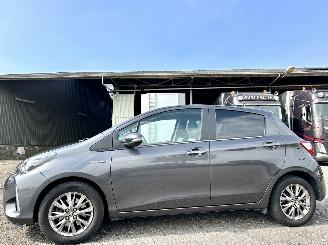  Toyota Yaris 1.5 Hybrid 87pk automaat Dynamic 5drs - nap - line + front assist - camera - keyless entry + start - clima - cruise contr 2019/12