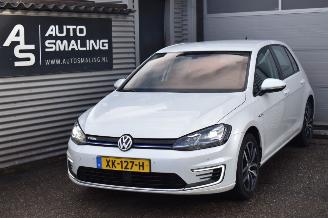 krockskadad bil bedrijf Volkswagen e-Golf *LEDER/NAVI/XENON 2019/1