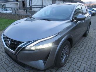 dommages Nissan Qashqai 1.3DIG-T mHYBRID 140pk  30.000km Climatronic Panorama-D Camera.......
