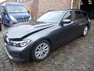 krockskadad bil overig BMW 3-serie Touring 2020/6