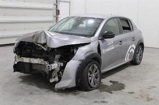 uszkodzony Peugeot 208 