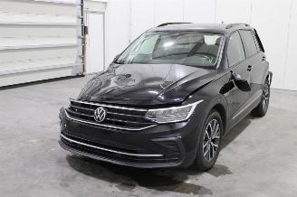 Schadeauto Volkswagen Tiguan  2020/10