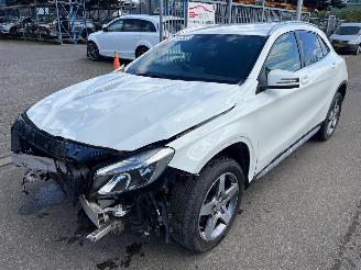skadebil auto Mercedes GLA  2015/1