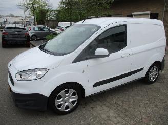 Vaurioauto  commercial vehicles Ford Transit Connect 1.6 TCI AIRCO SCHUFDEUR 2015/10