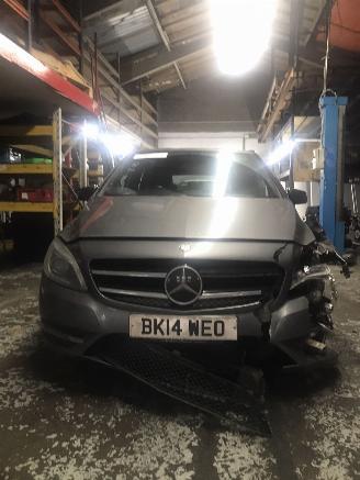 damaged passenger cars Mercedes B-klasse B 180 CDI 2014/2