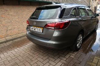 Opel Astra Sport Tourer 1.0 Online Edition picture 4