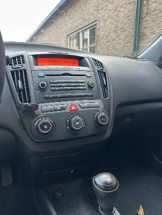 Kia Cee d Sporty Wagon 1.4 X-tra picture 10