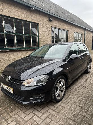 krockskadad bil auto Volkswagen Golf  2017/3
