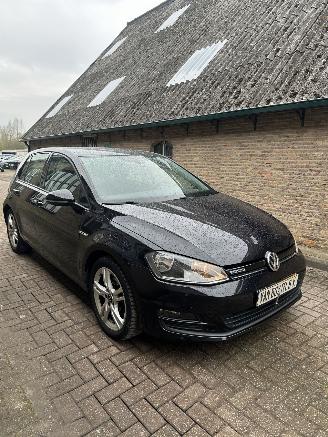 Volkswagen Golf  picture 3