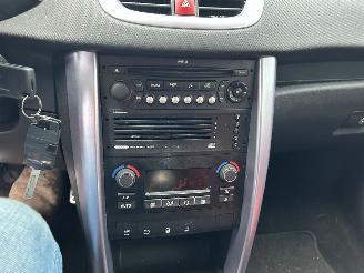 Peugeot 207 CC 1.6-16V T Sport picture 3