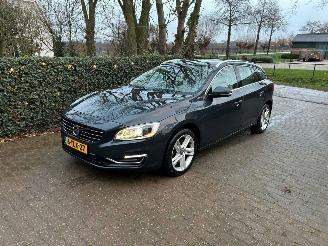 Volvo V-60 2.4 D6 AWD Plug-In Hybrid Summum picture 4