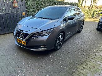 Damaged car Nissan Leaf Tekna 40 kWh 2019/1