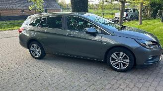 Vaurioauto  passenger cars Opel Astra SPORTS TOURER 1.4 Online Edition 2018/6