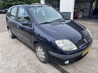 Damaged car Renault Scenic  2001/2