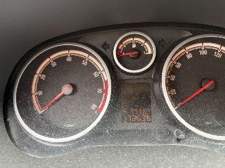 Opel Corsa 1200 picture 10