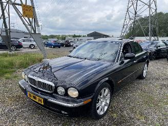 Damaged car Jaguar XJ 3.0 V6 Sport 2004/1